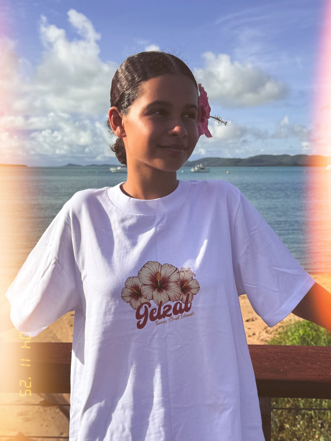 Gelzal Hibiscus Tee (White)